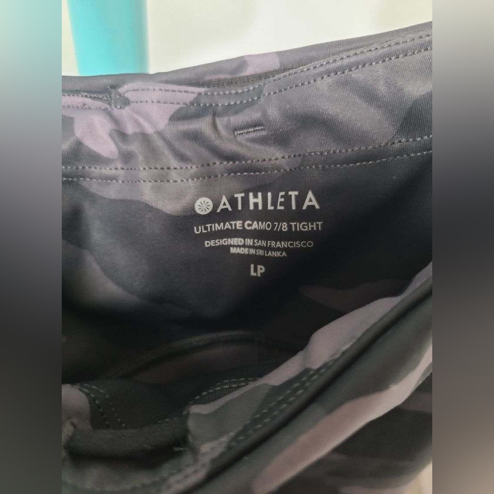 Athleta LP Ultimate Stash Camo Tight, black NWOT - Picture 2 of 2